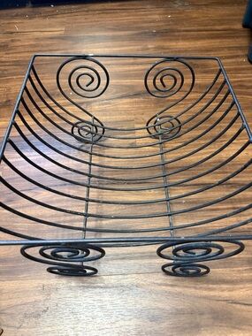 Vintage wrought Iron Scrollwork Basket magazine rack fruit holder black